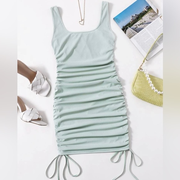 Shein • Dress - Picture 2 of 6